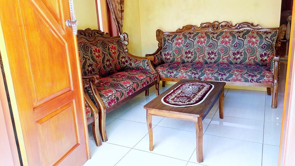 Ragha Homestay Batukaras Exterior photo