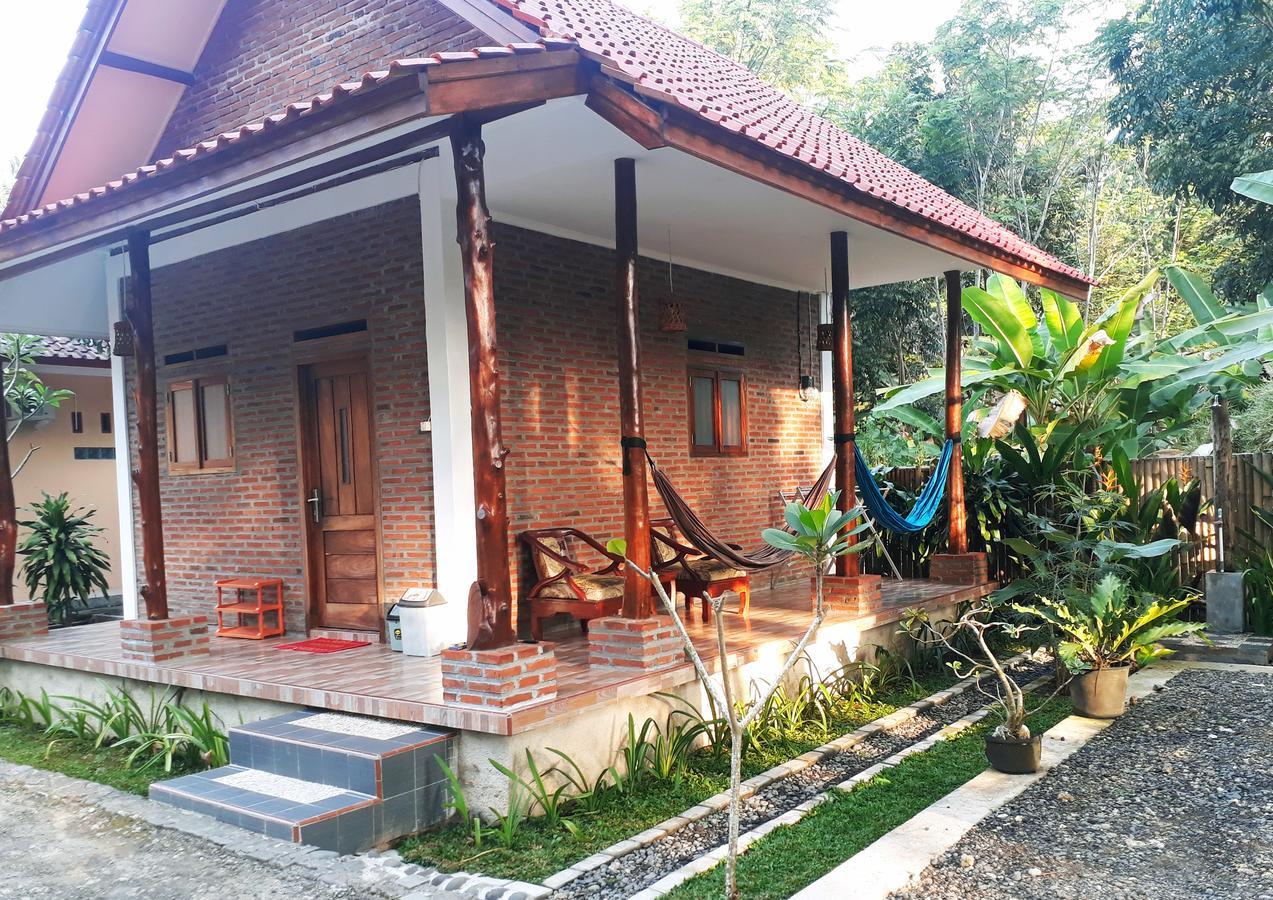 Ragha Homestay Batukaras Exterior photo